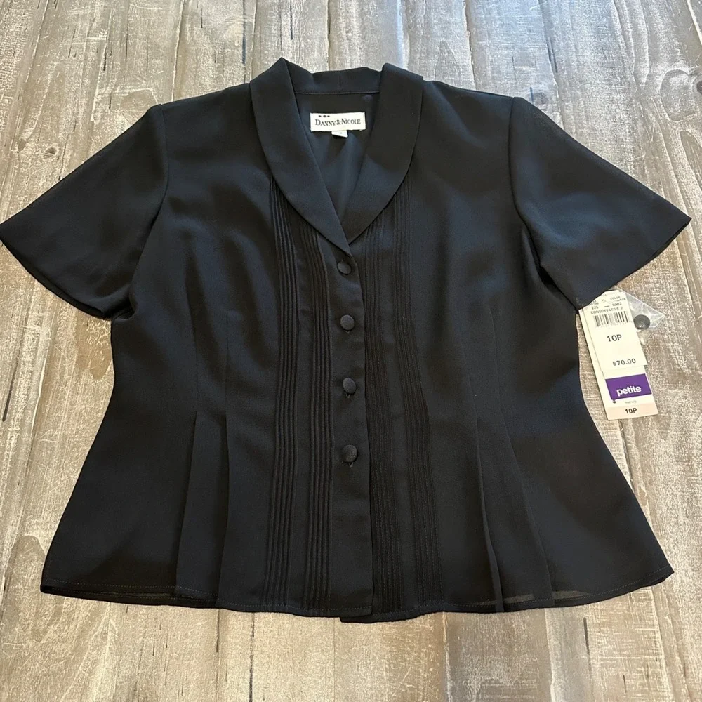 Danny & Nicole‎ 2 Piece Skirt Suit 10P Pleated Career Business Office Dressy NWT